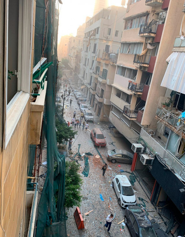 У Бейруті відбулося два потужних вибухи: ударна хвиля зруйнувала півміста